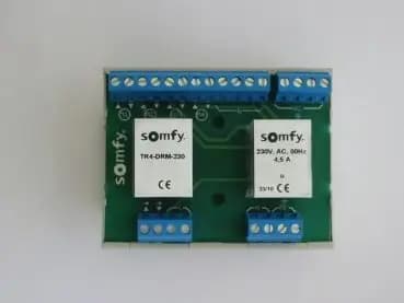Somfy TR4-AP-230 isolation relay for 4 motors without individual control (1822293)